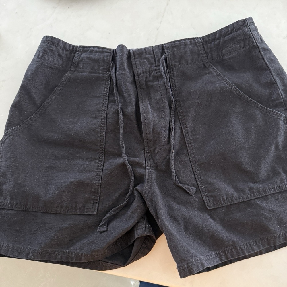 Vince. Black Chino Shorts Womens Small Black Drawstring Patch Pockets Cotton Med